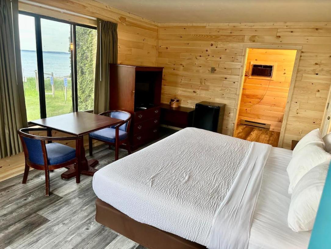 Bridgeview Motel Маккино Сити Экстерьер фото